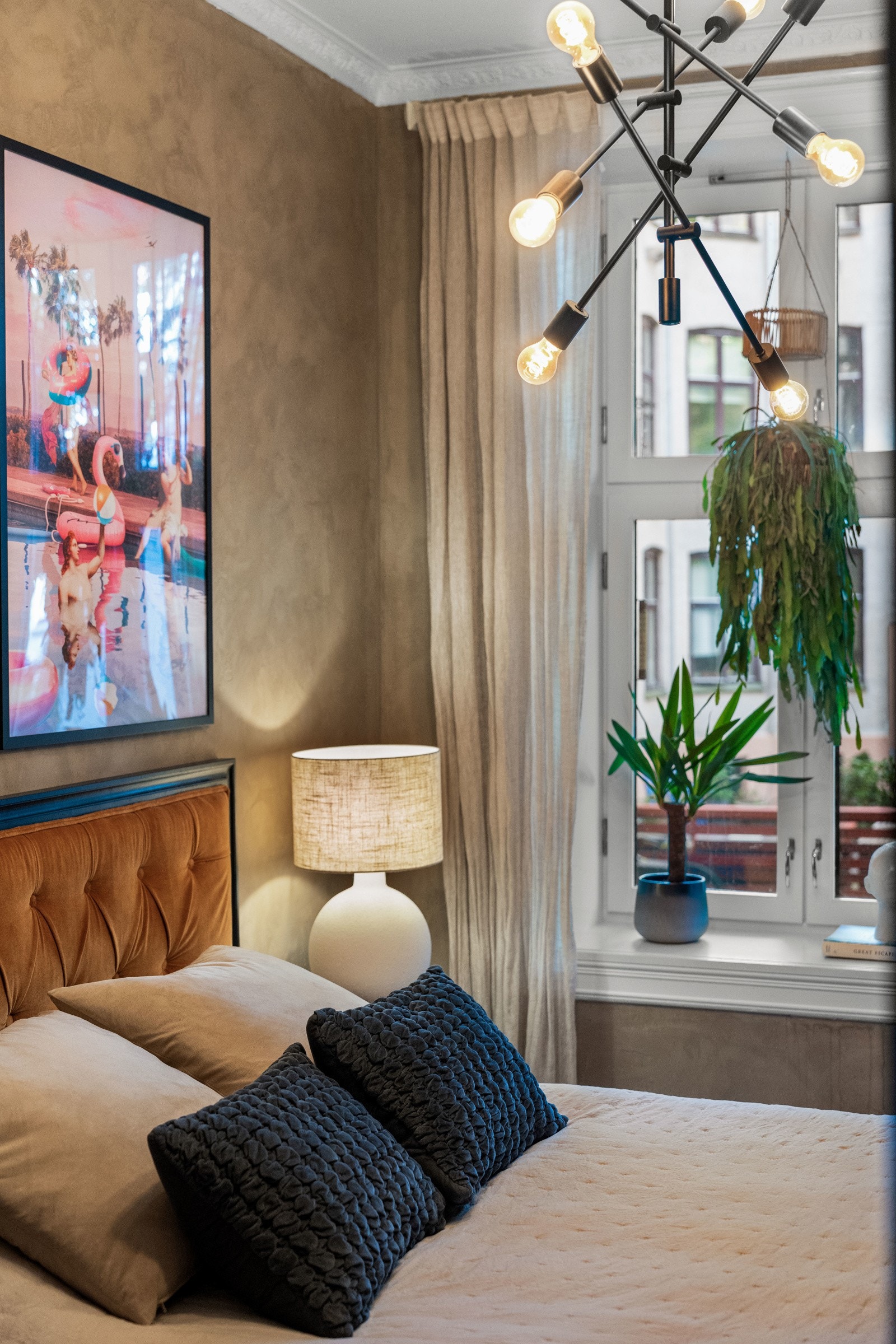 Soverommet vender mot rolig bakgård. Behaglig gulvvarme med varmefolie. Galleribilde