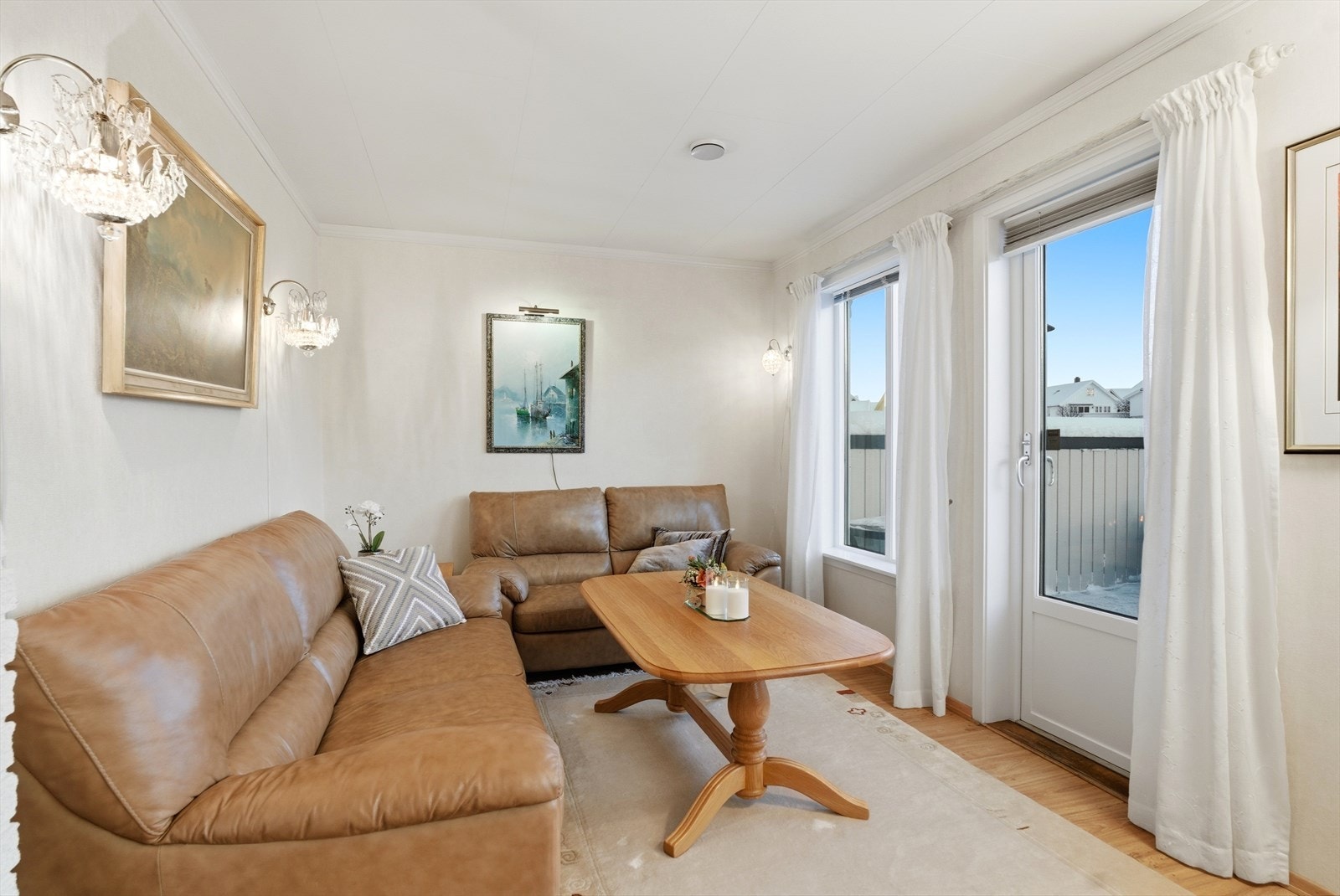 Utgang til balkong. Galleribilde