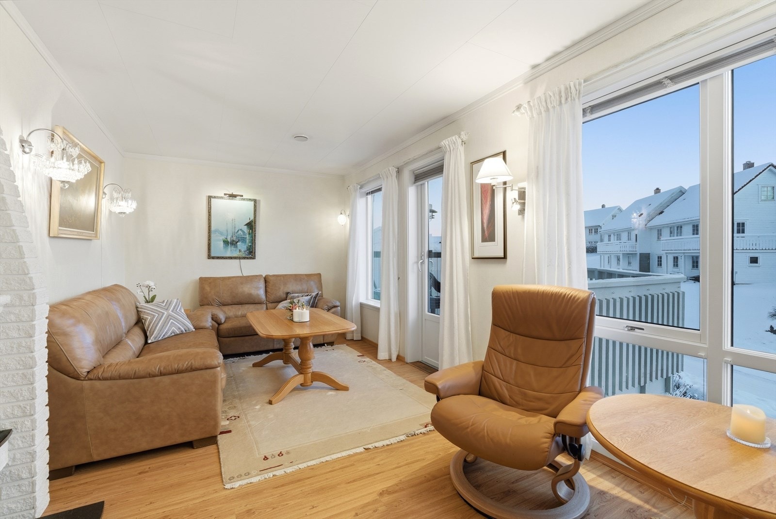 God plass til romslig sofagruppe. Galleribilde