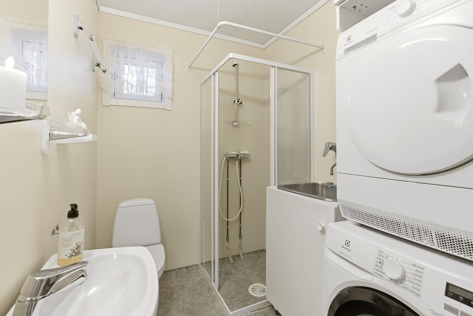 Praktisk bad/vaskerom. Galleribilde