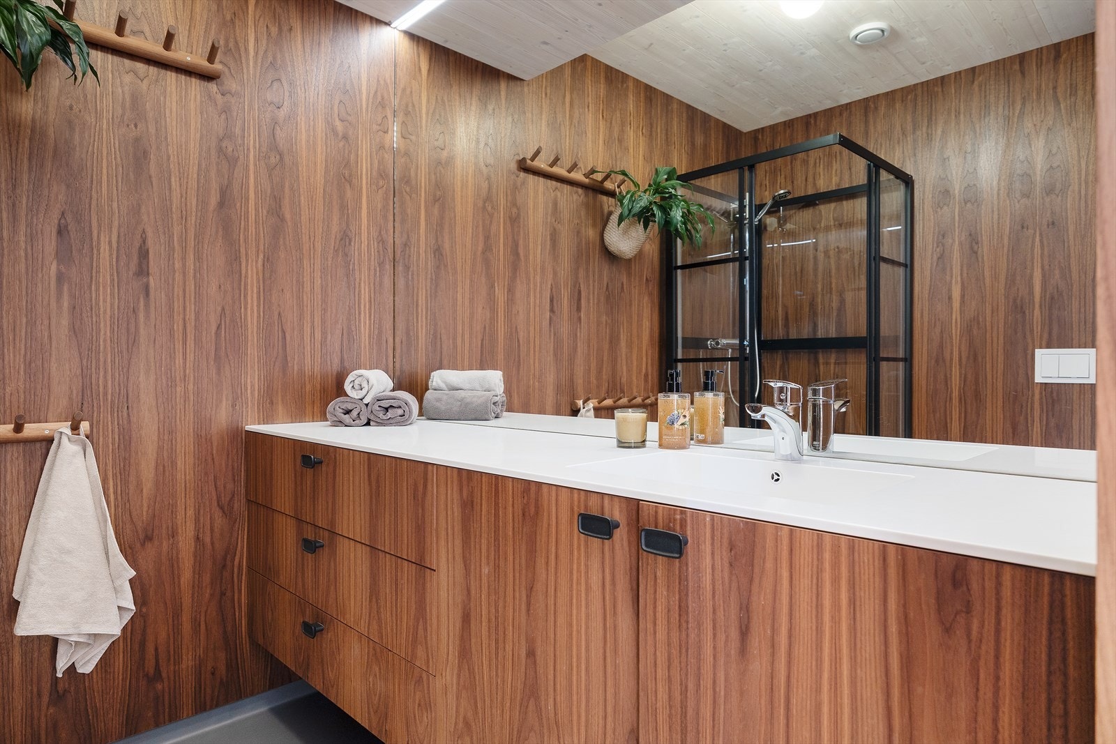 Smakfullt baderom 1. etasje. Galleribilde