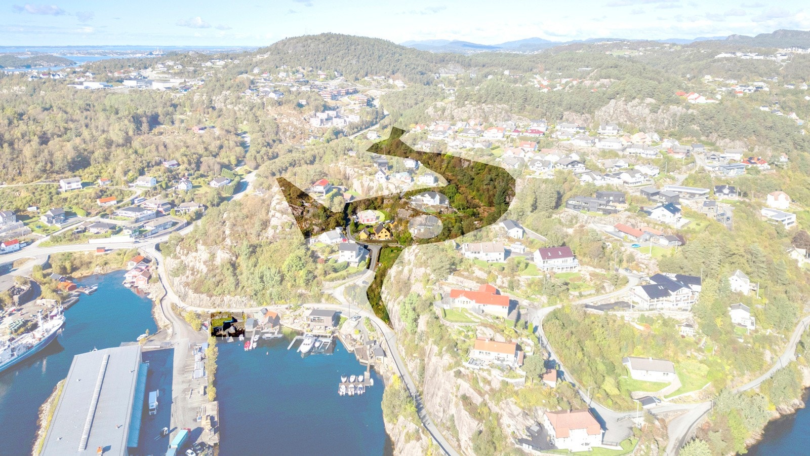 Vi gjør oppmerksom på at skravert felt er omtrentlig angitt - avvik kan forekomme - se vedalgte kommunale kart i prospekt Galleribilde