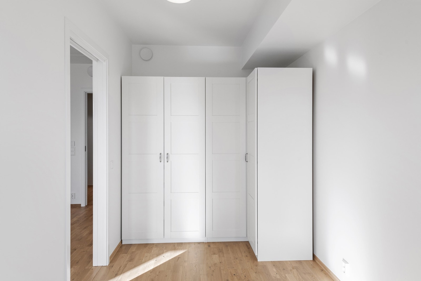 På soverommet medfølger det en garderobeløsning. Galleribilde