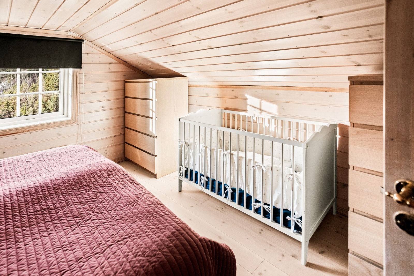 God plass til dobbeltseng og annet ønskelig møblement. Galleribilde