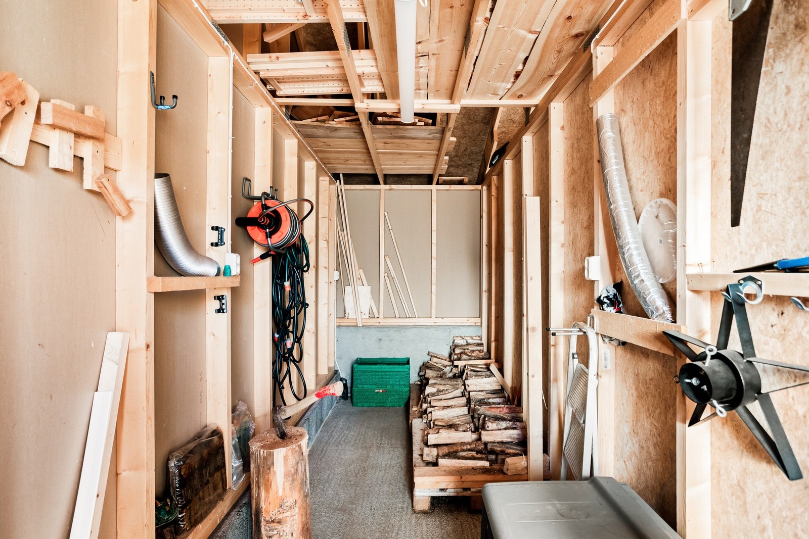 Det er bod i garasjen. Galleribilde