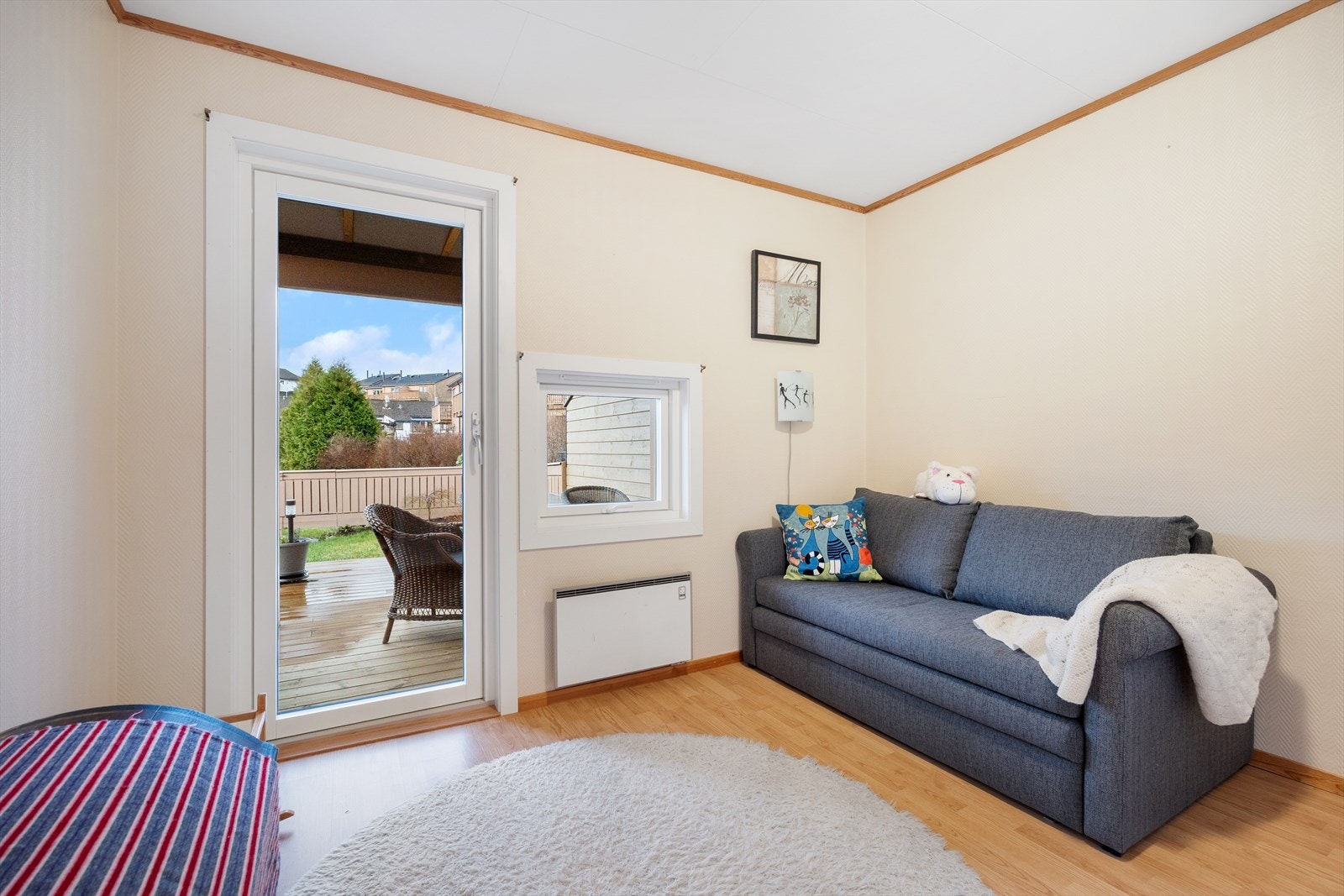 Soverom nr 3 er på 9,2 m². Herfra er det utgang til hagen i front. Galleribilde