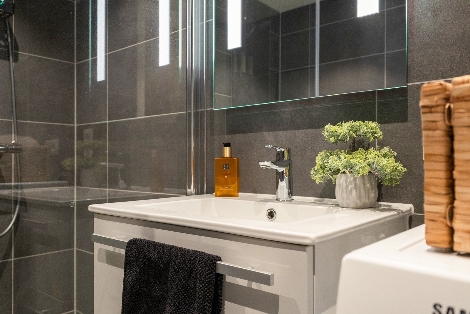 Plass/opplegg for vaskemaskin på badet Galleribilde