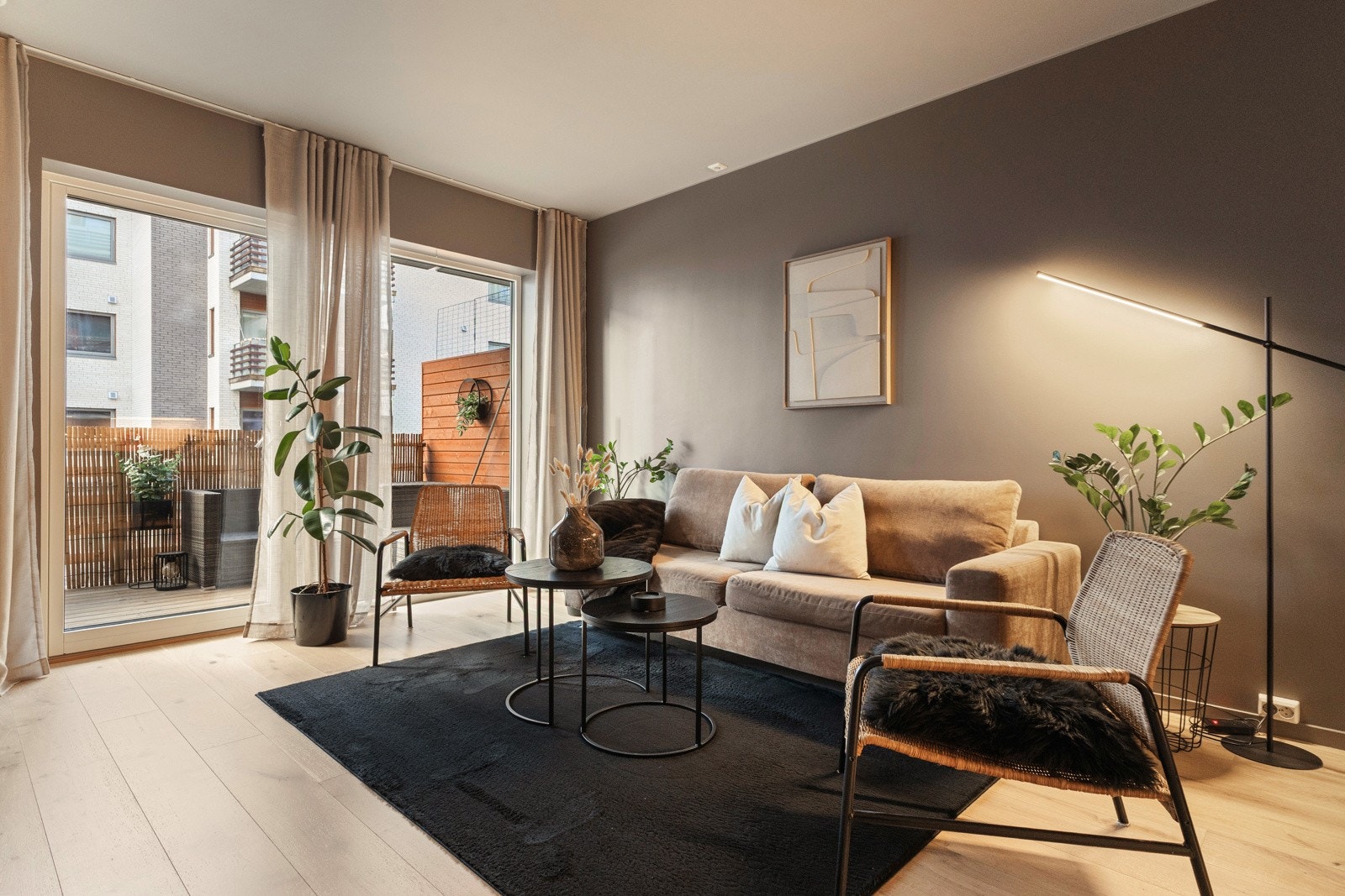 Her er det lunt og behagelig i et topp moderne og energieffektivt bygg. Leiligheten har balansert ventilasjon og vannbåren gulvvarme tilknyttet fjernvarmeanlegg. Galleribilde