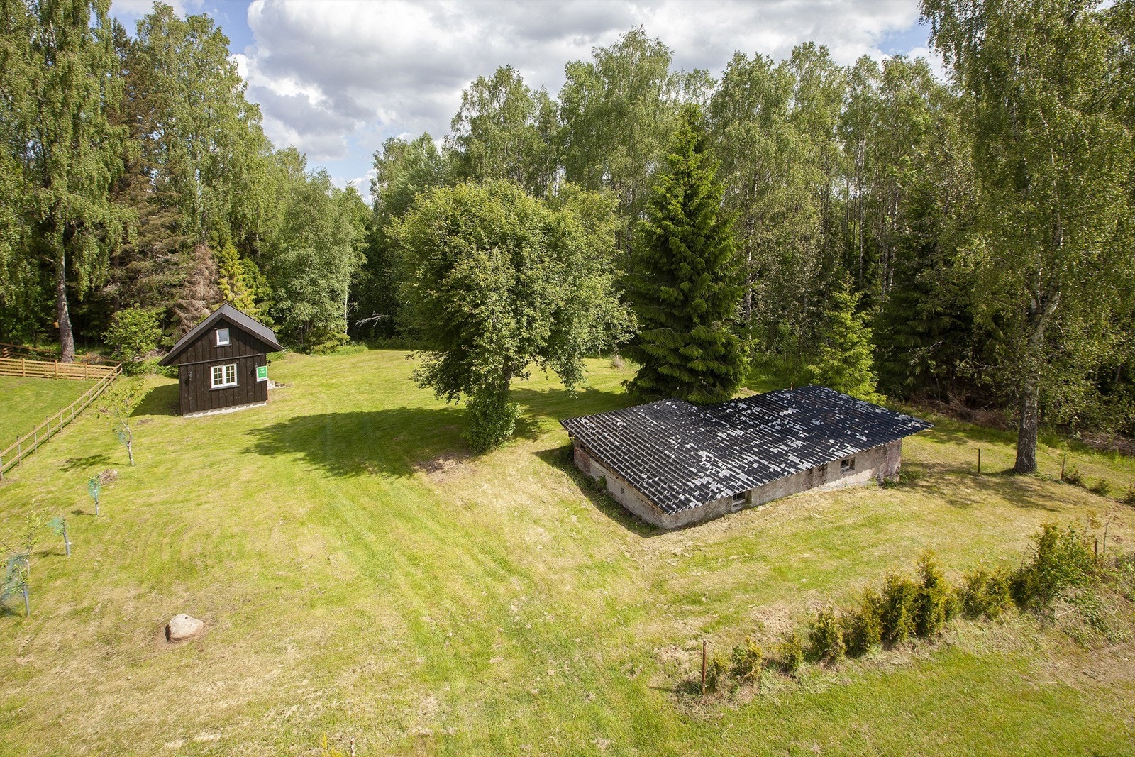 Velkommen til Fløttenlia 17 - presentert av Emir Mekic ved Eiendomsmegler Krogsveen. Foto: Christian Christensen / Christensen Fotolink Galleribilde