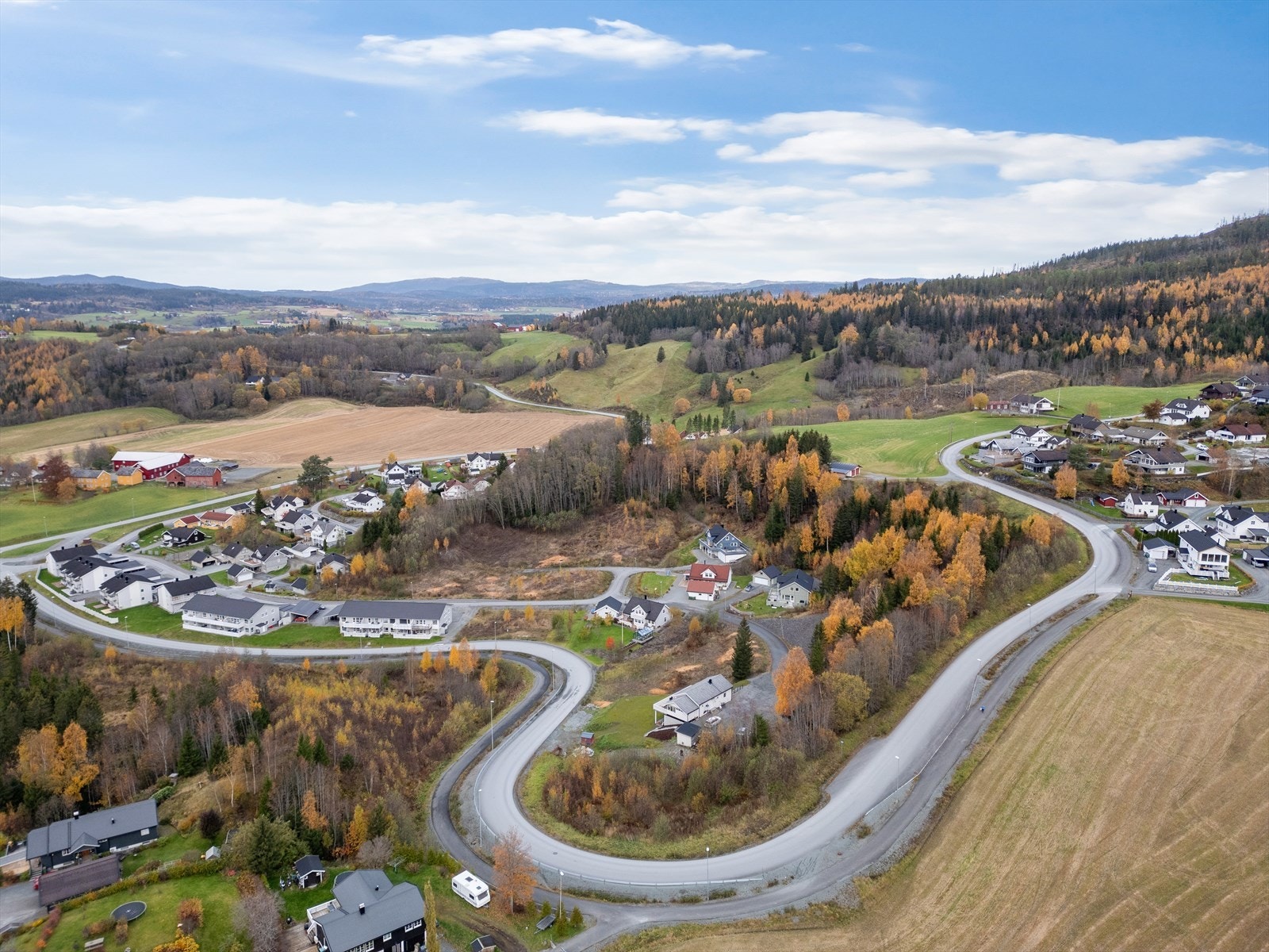 Felles for tomtene er romsligheten, i størrelse strekker de seg fra 907 - 1188 kvadratmeter Galleribilde