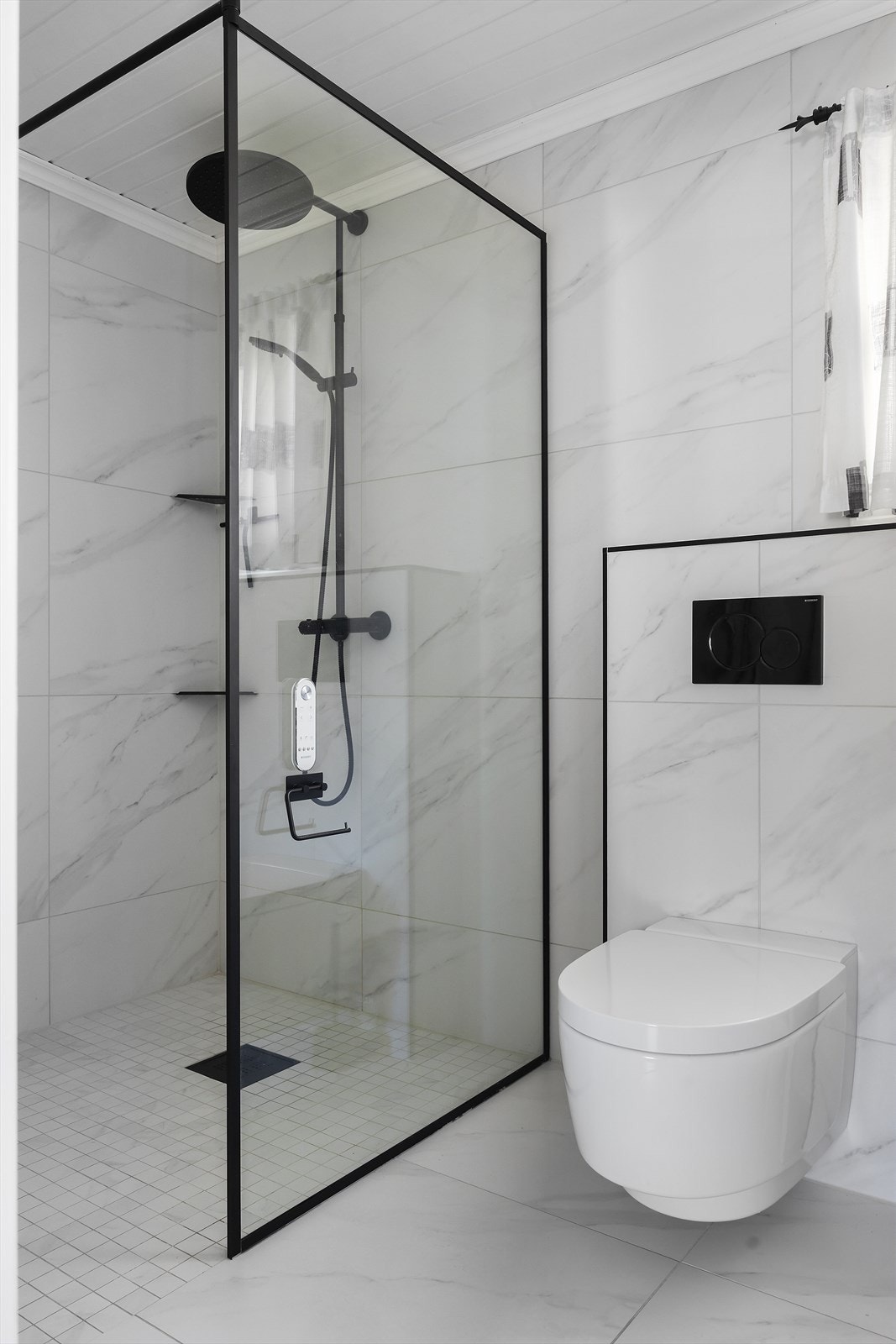 Bad/WC i 1. etg. med spyletoalett Galleribilde