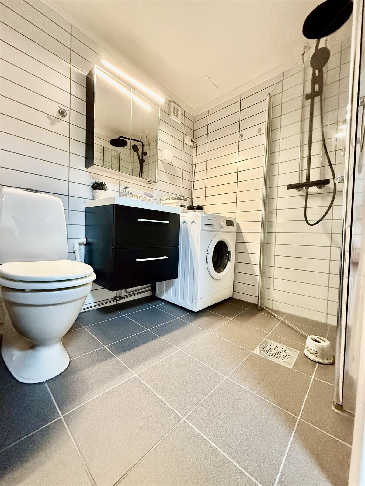 Flislagt bad med varmekabler Galleribilde