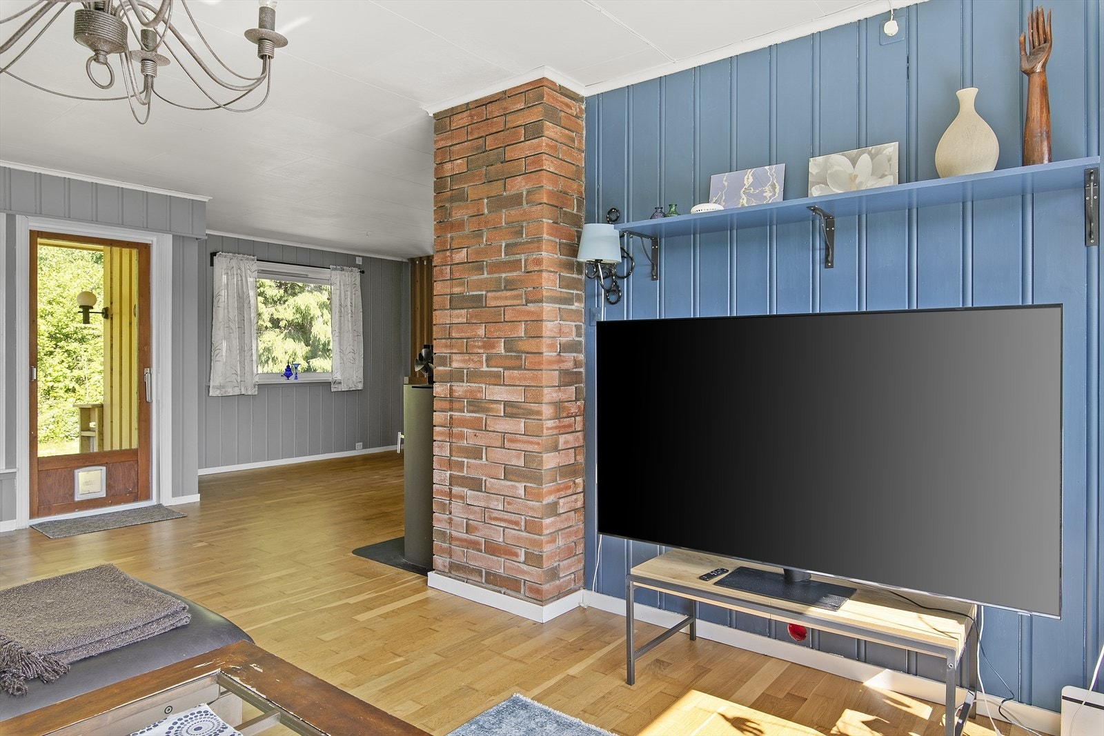 Herfra er det adkomst til nord-vendt terrasse med kveldssol. Galleribilde