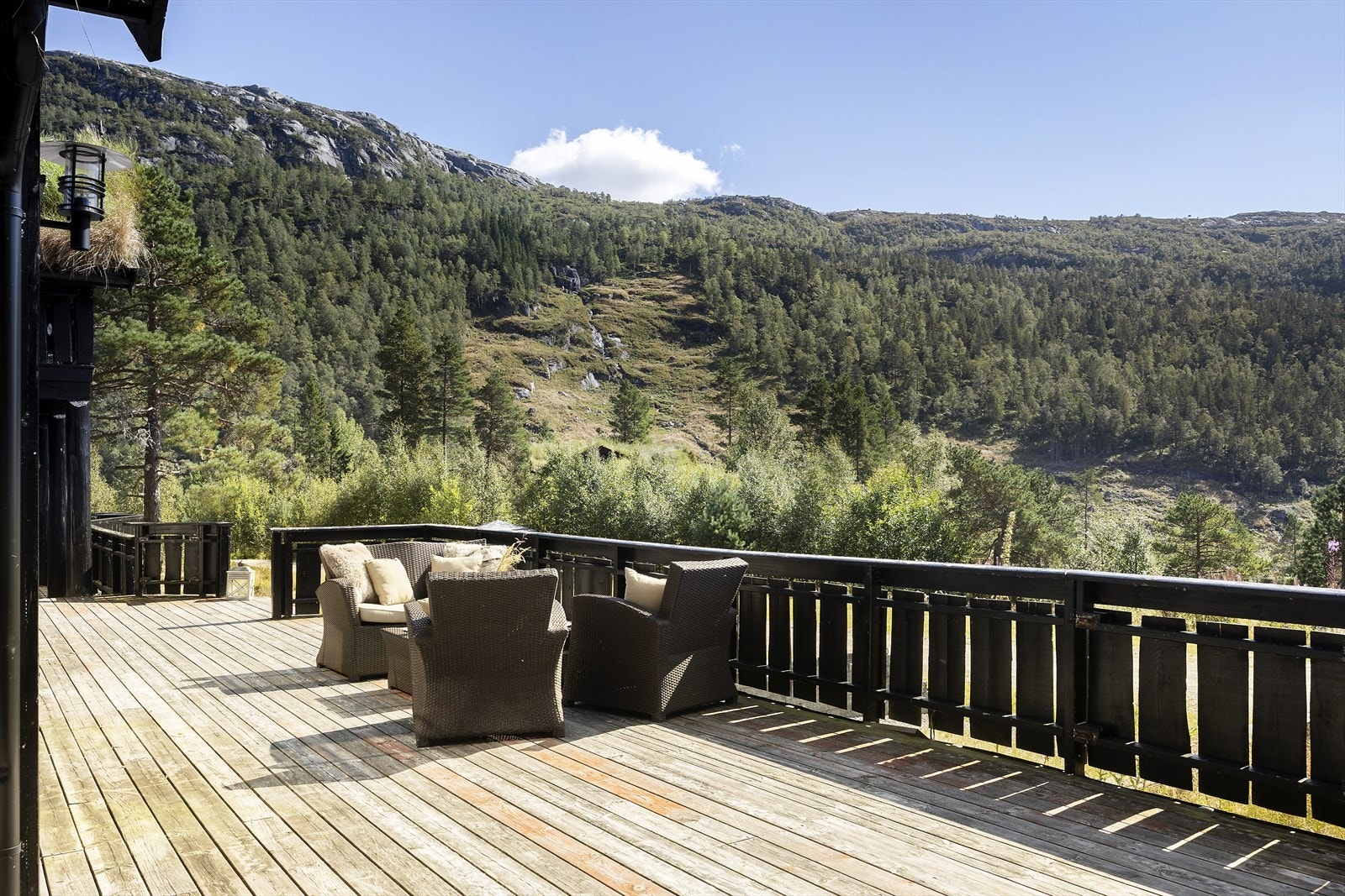 Terrasse og utsikt. Galleribilde