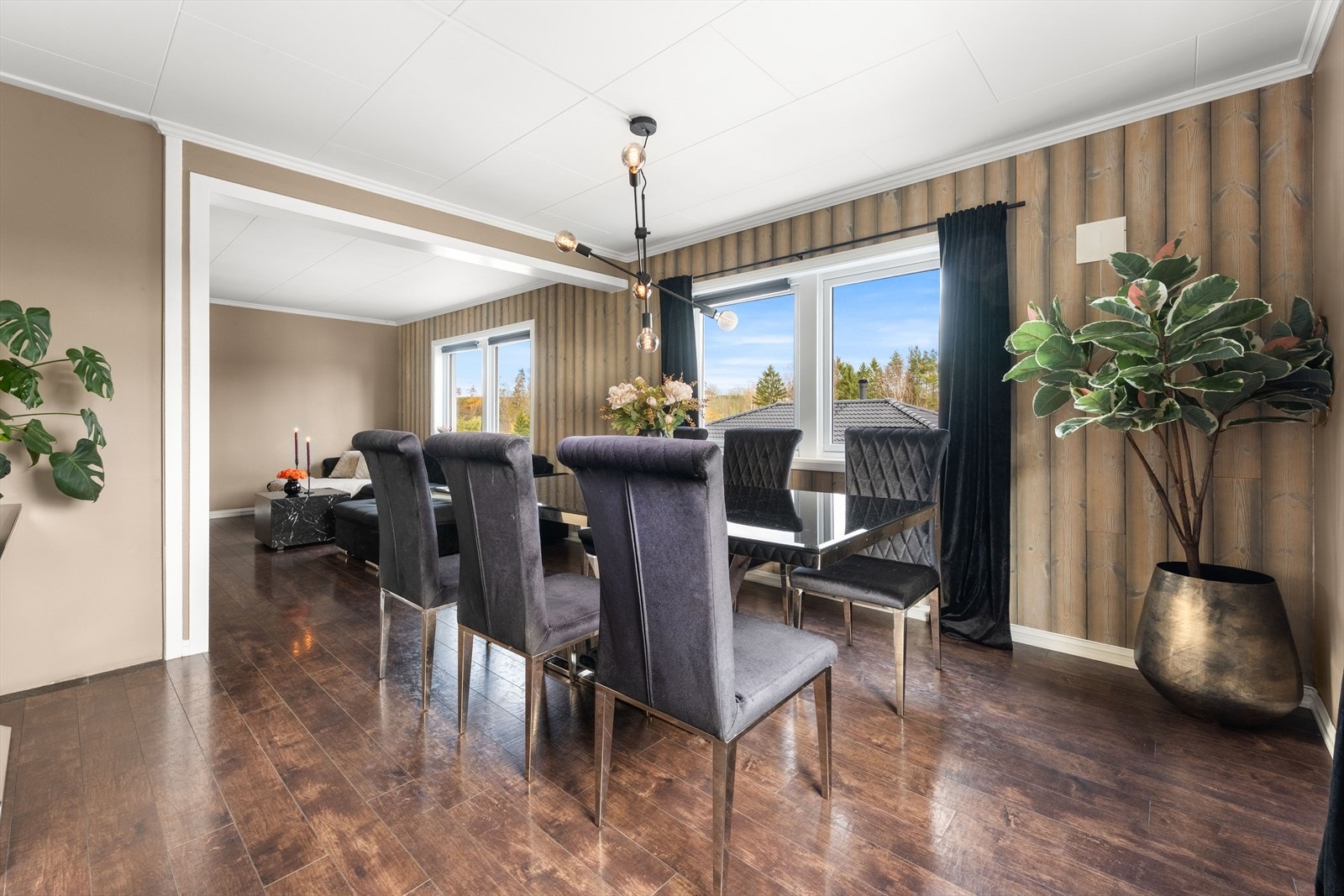 Spisestue. Galleribilde