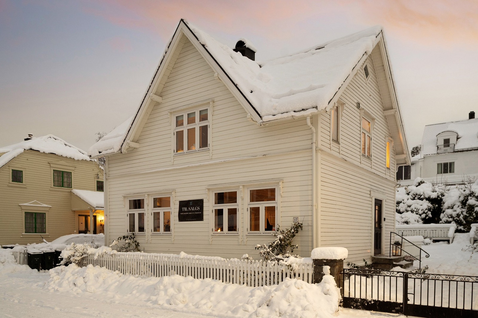 EIE eiendomsmegling v/Tore Magerøy ønsker hjertelig velkommen Fannestrandvegen 17! Foto: Studio Istad (Espen Istad)
Foto: Studio Istad (Espen Istad) Galleribilde