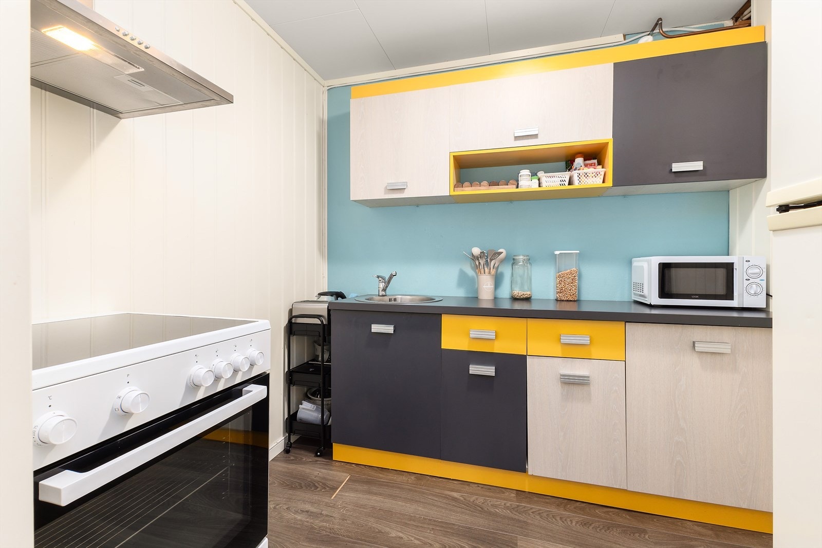 Arealet har både innvendig og utvendig adkomst. Galleribilde