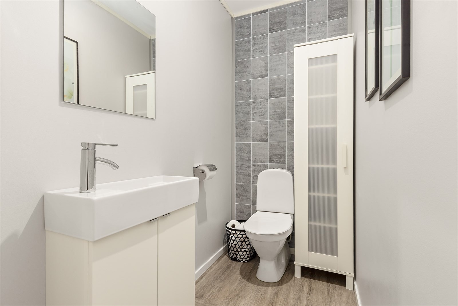 Toalettrom i underetasje. Galleribilde