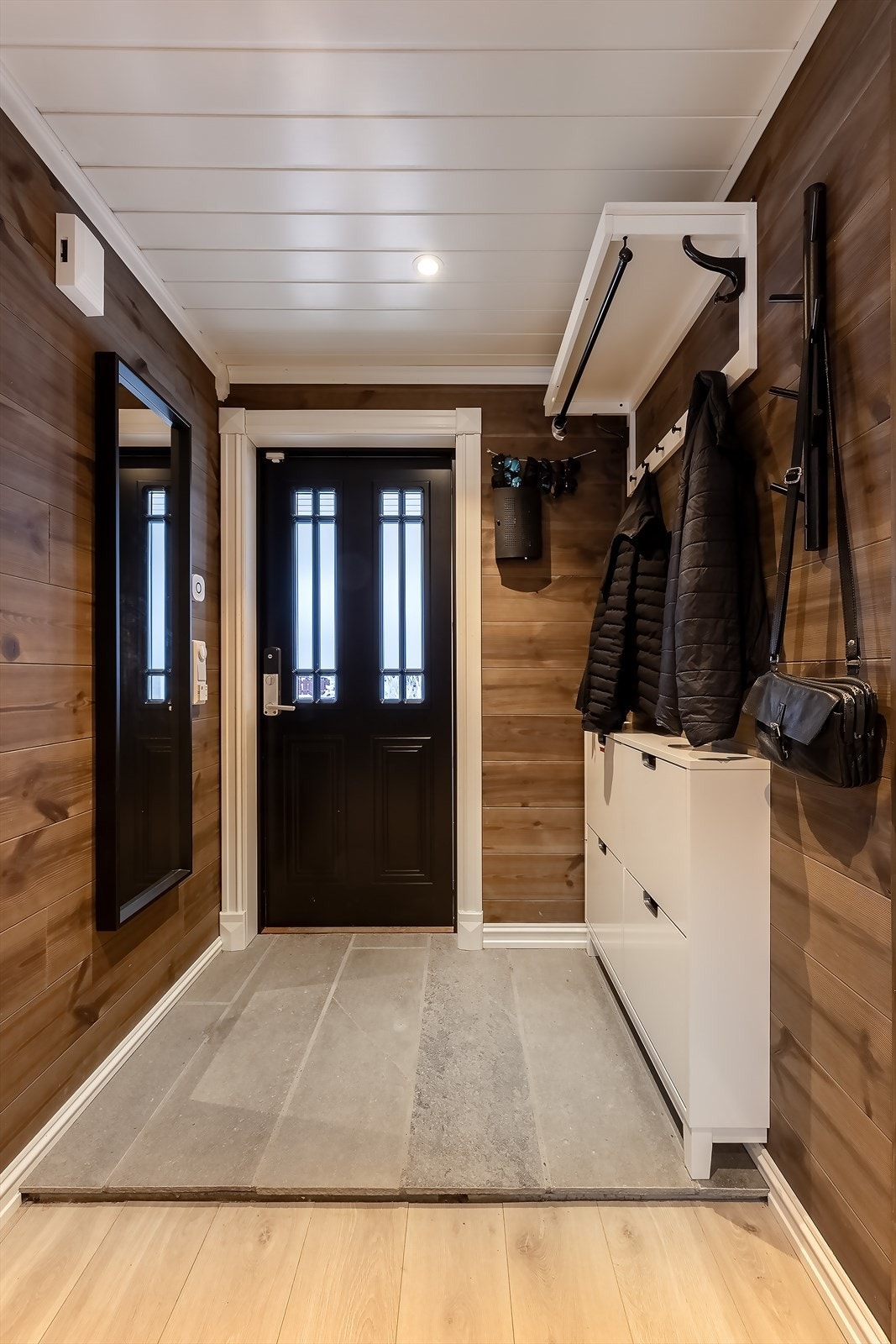 Gang med flis og varme i gulv (1. etasje) Galleribilde