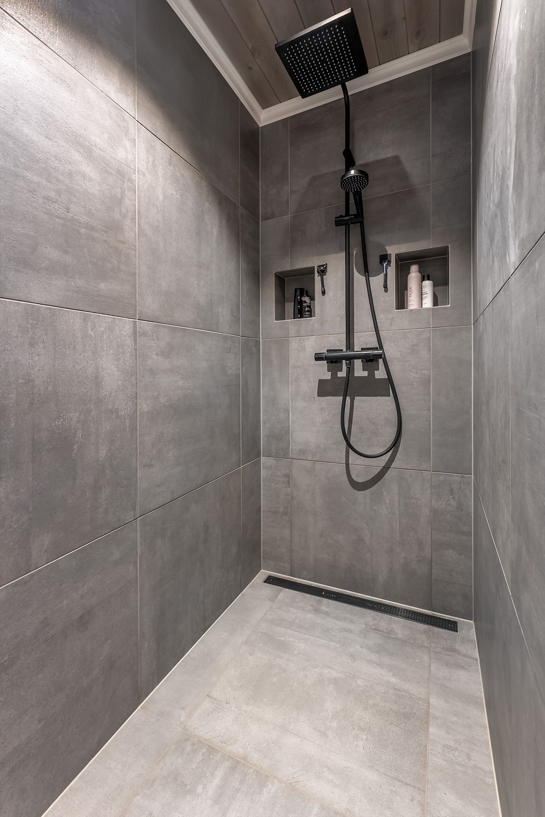 Bad/dusj (1. etasje) Galleribilde