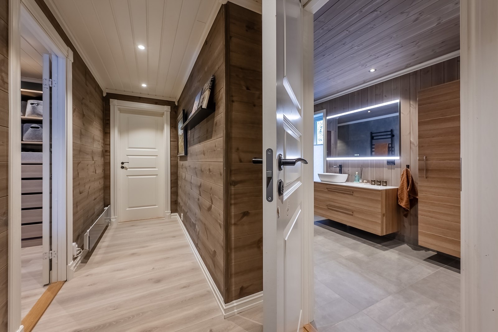 Gang/bad (1. etasje) Galleribilde