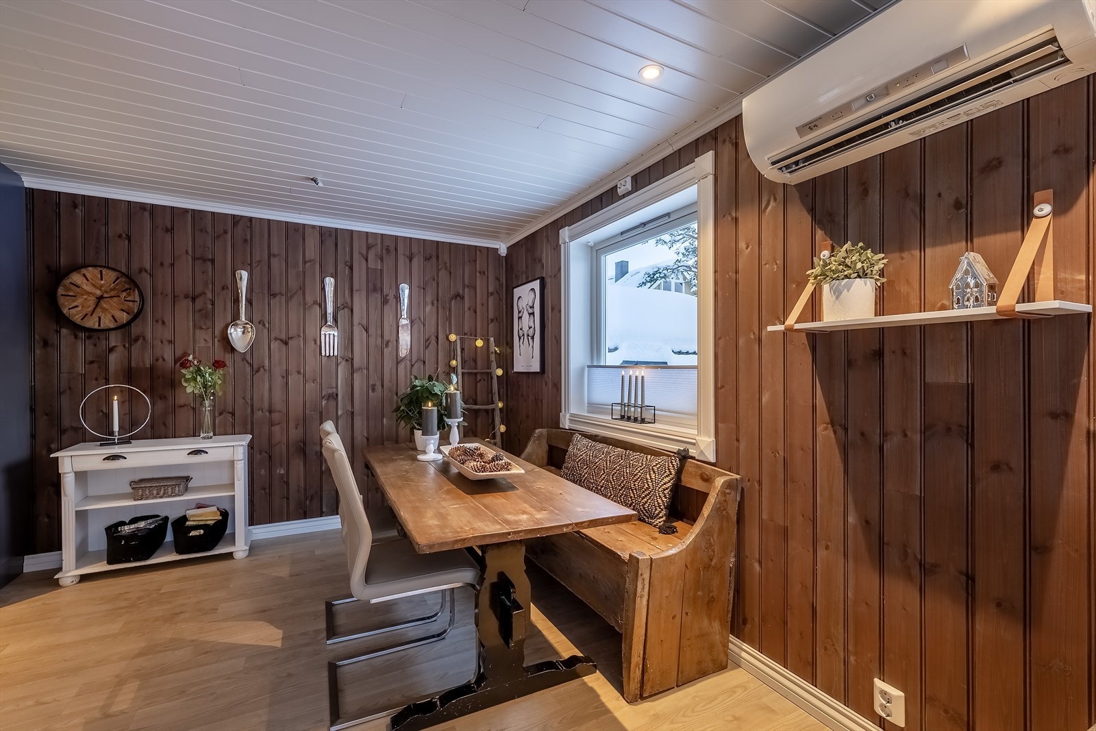 Spisestue (1. etasje) Galleribilde