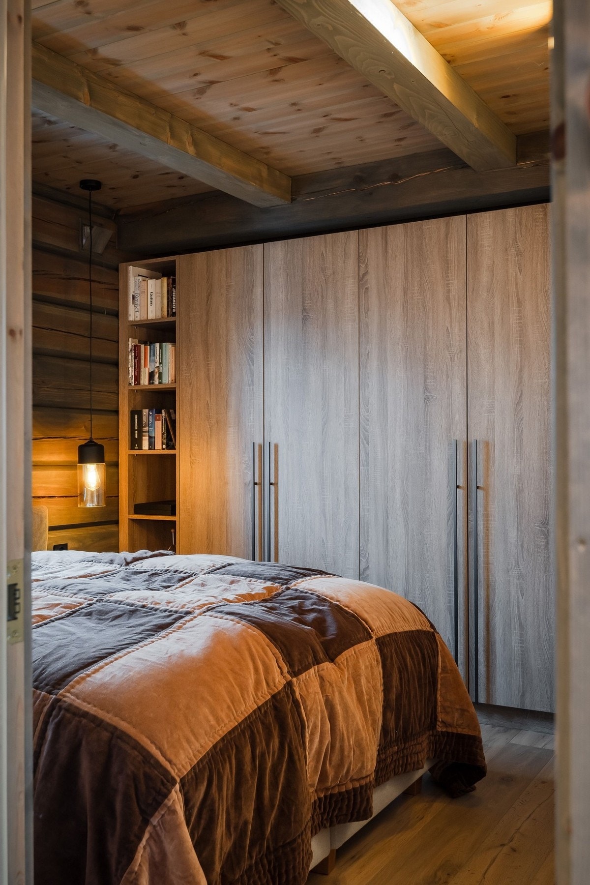 Stort garderobeskap. Galleribilde