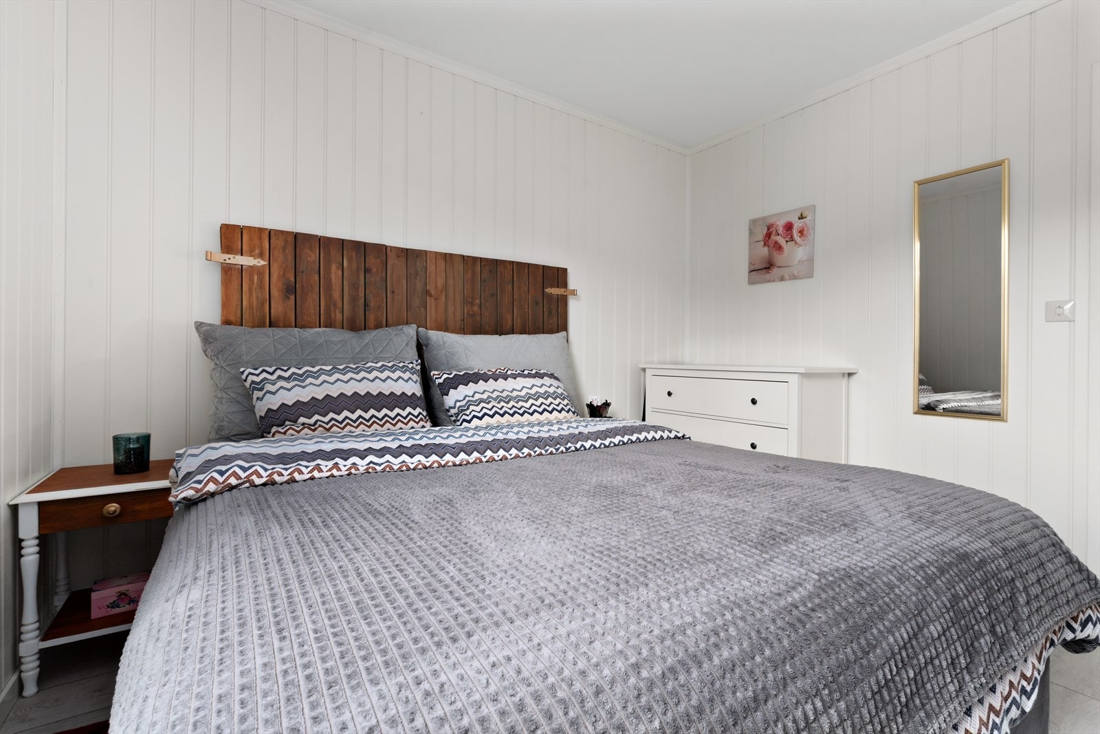 Luftig og romslig soverom. Galleribilde