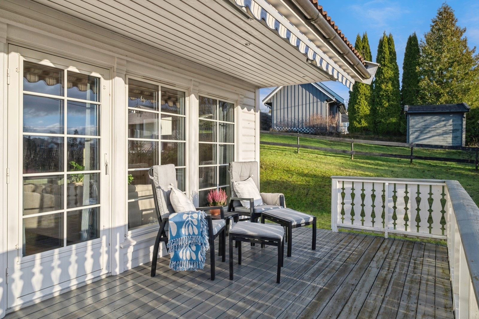 En hyggelig sørvendt terrasse på ca. 14 kvm. Galleribilde