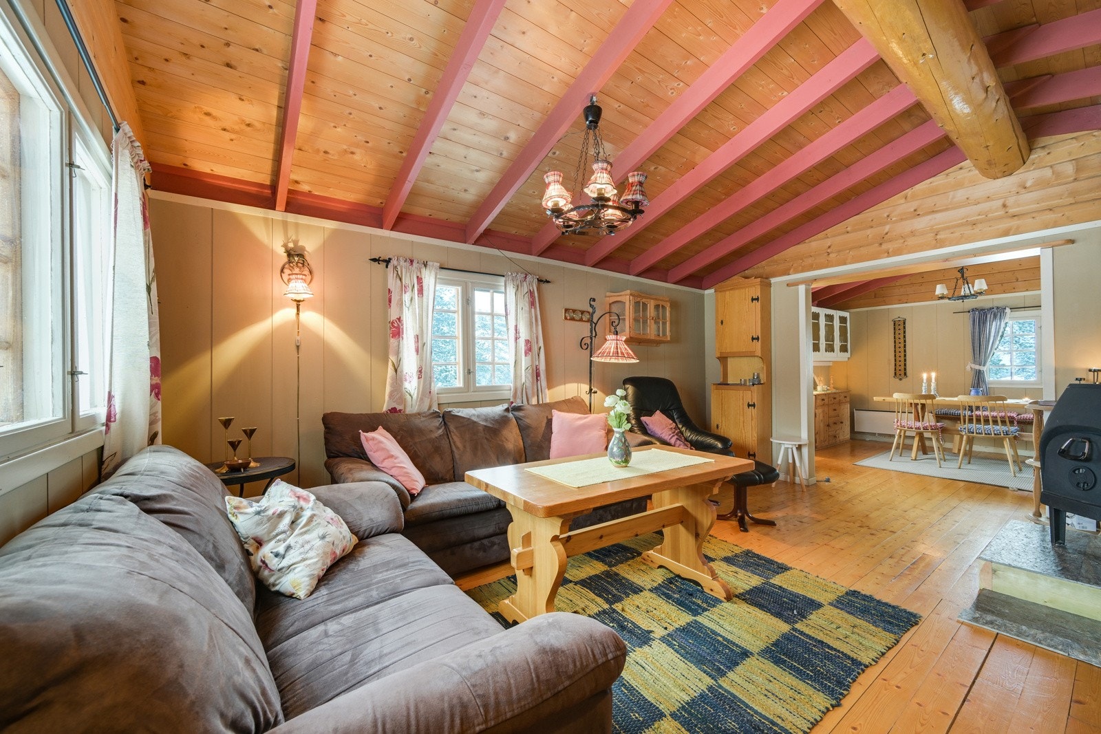 I den andre enden av stua er salongen Galleribilde