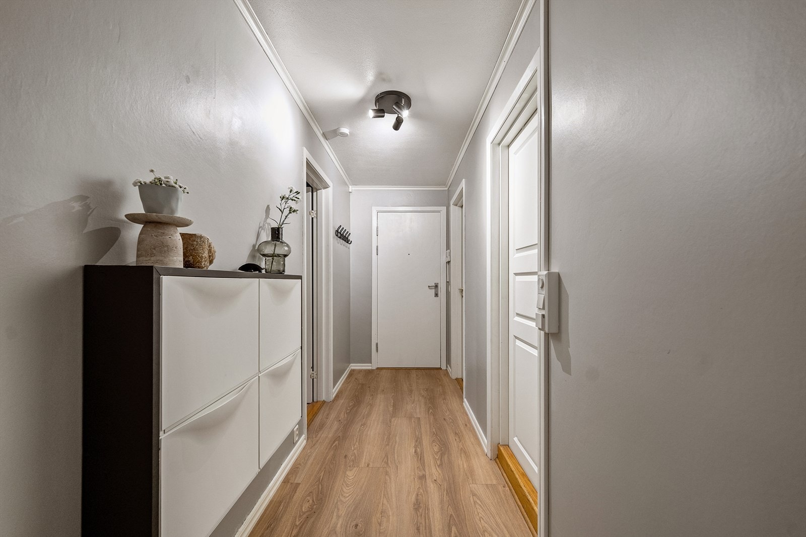 Innvendig bod i leiligheten, samt en kjellerbod på ca. 5kvm. Galleribilde