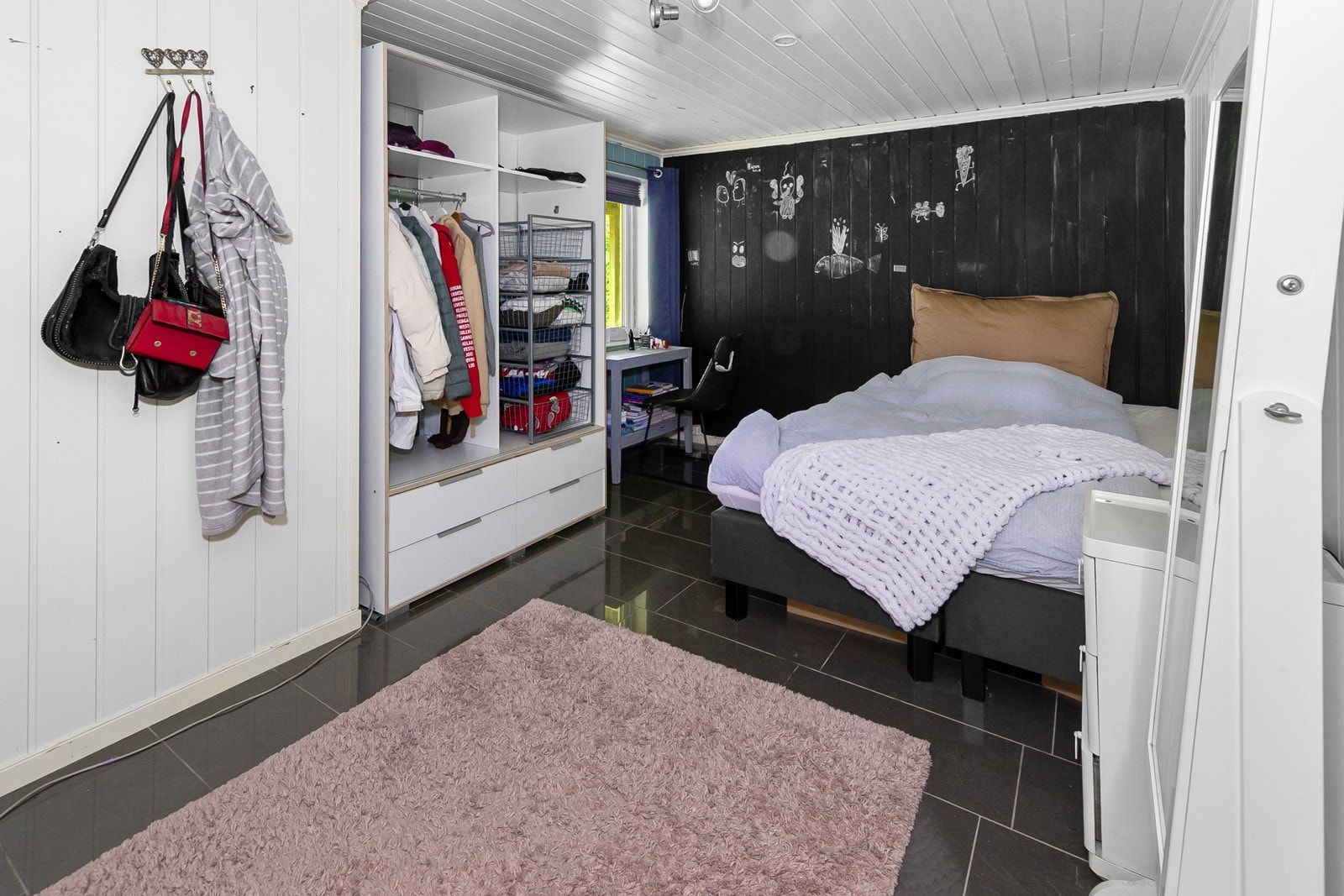 Soverom 4 i underetasjen. (rommet er ikke bruksendret i Skien kommune). Galleribilde