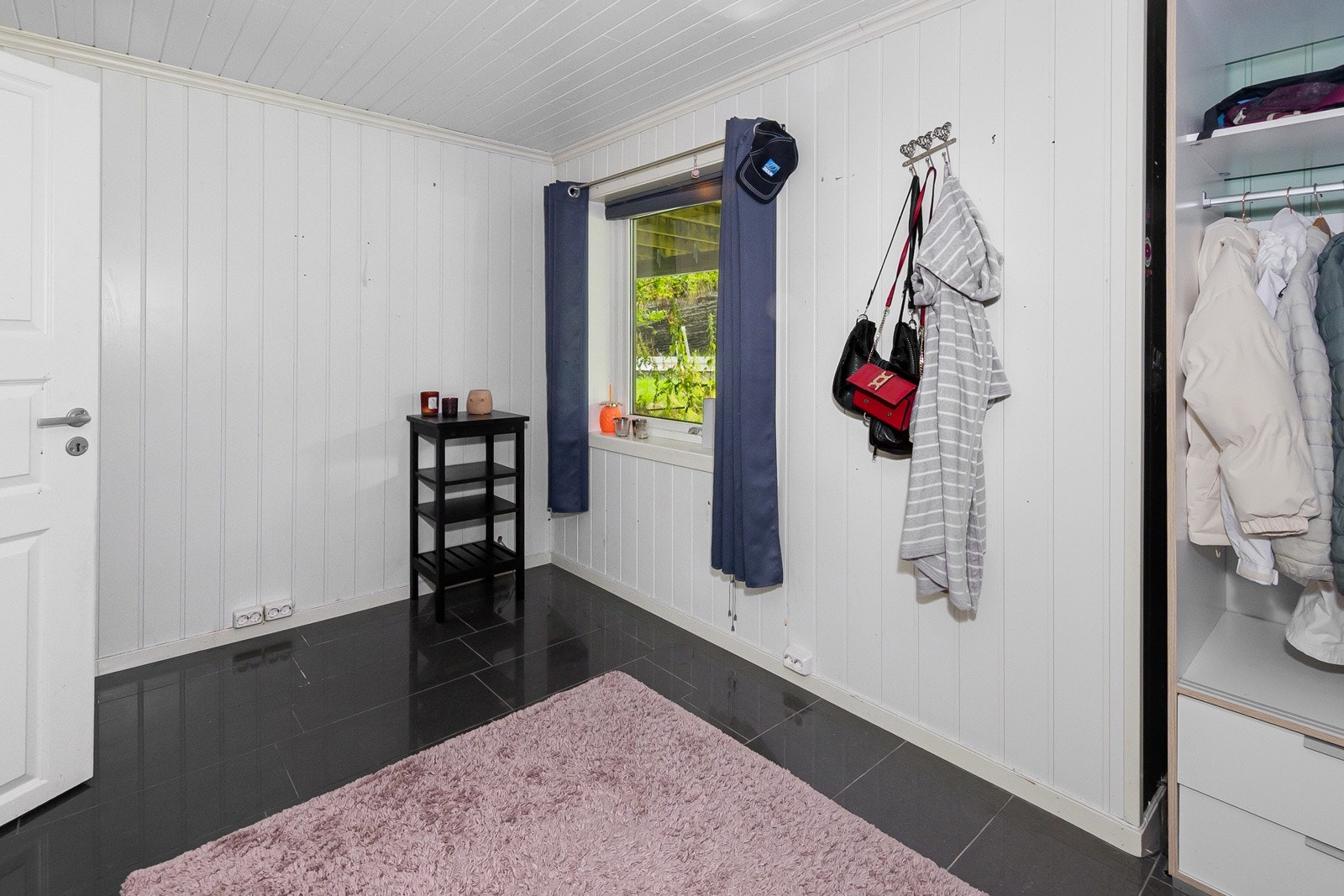 Soverom 4 i underetasjen (rommet er ikke bruksendret i Skien kommune). Galleribilde