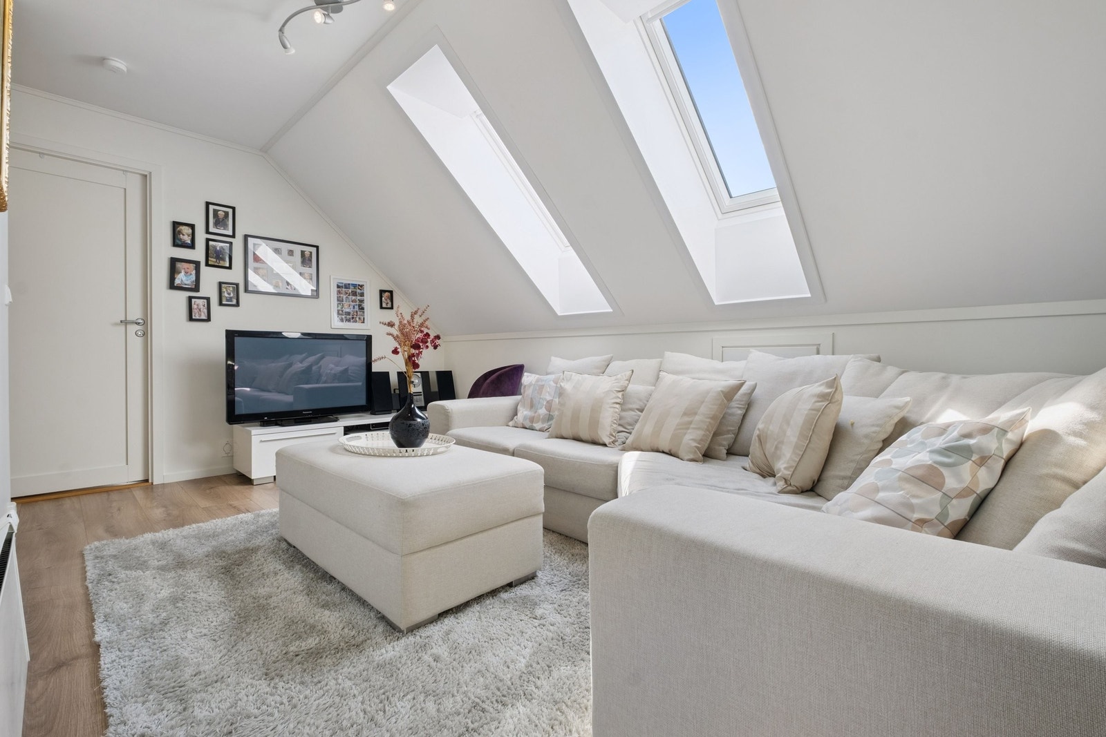 Stue 2 etg. Galleribilde