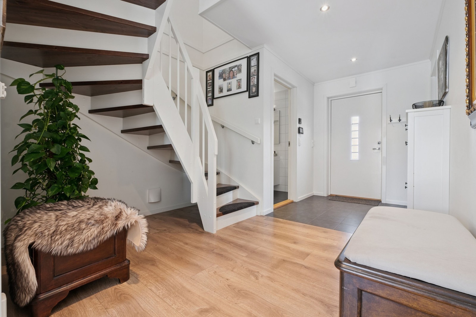 Gang - Trapperom til 2 etg. Galleribilde