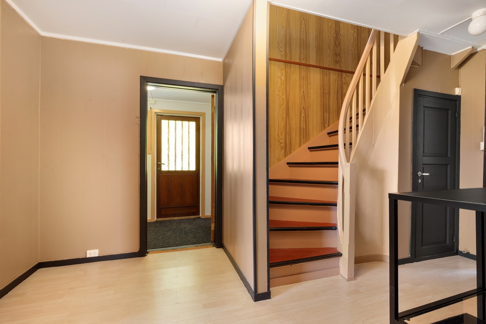 Trapp til 2.etasje Galleribilde