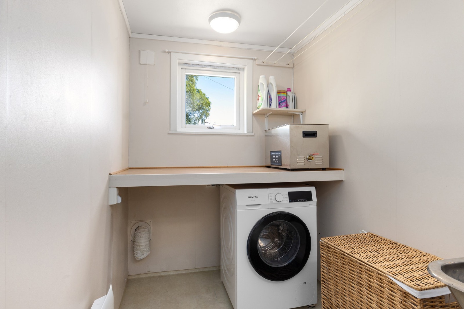 Vaskerom Galleribilde