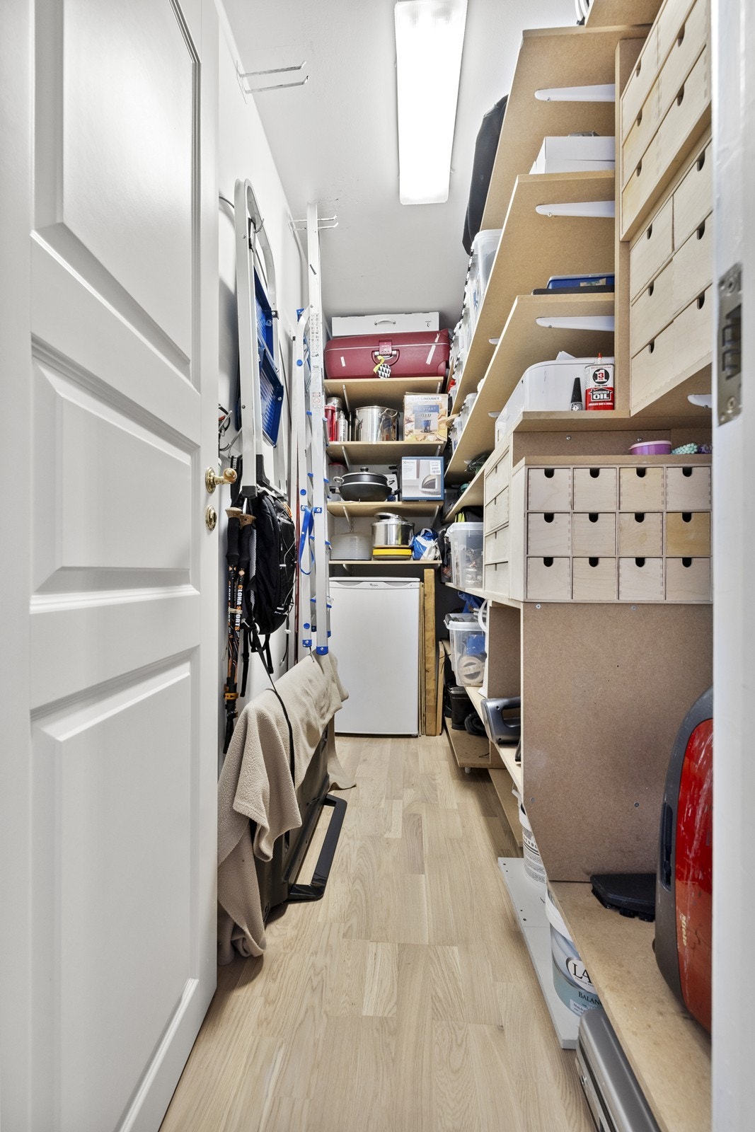 Egen innvendig bod i leiligheten på ca 3 m² til praktisk oppbevaring. Galleribilde