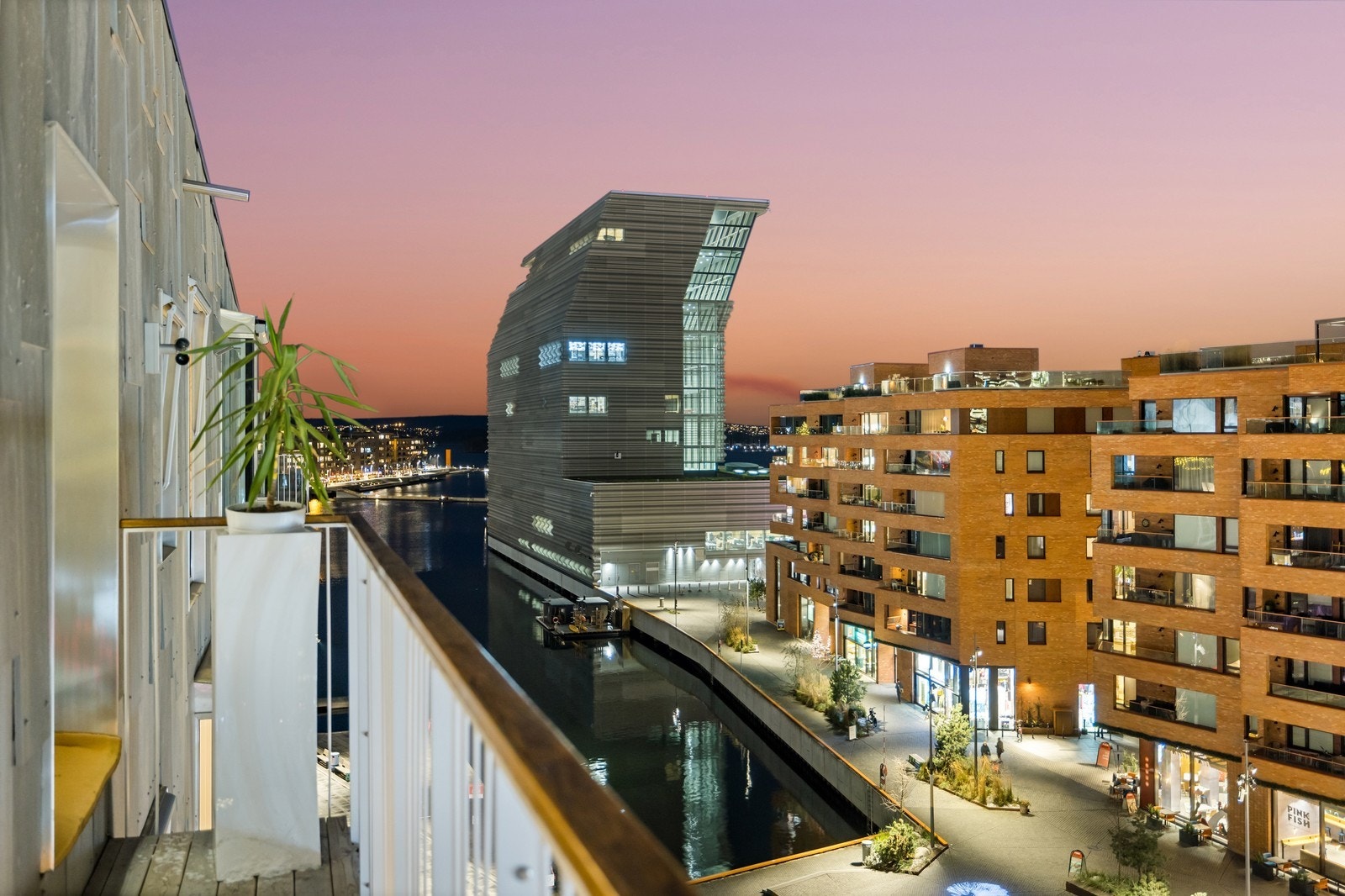 Utsikt fra balkong Galleribilde