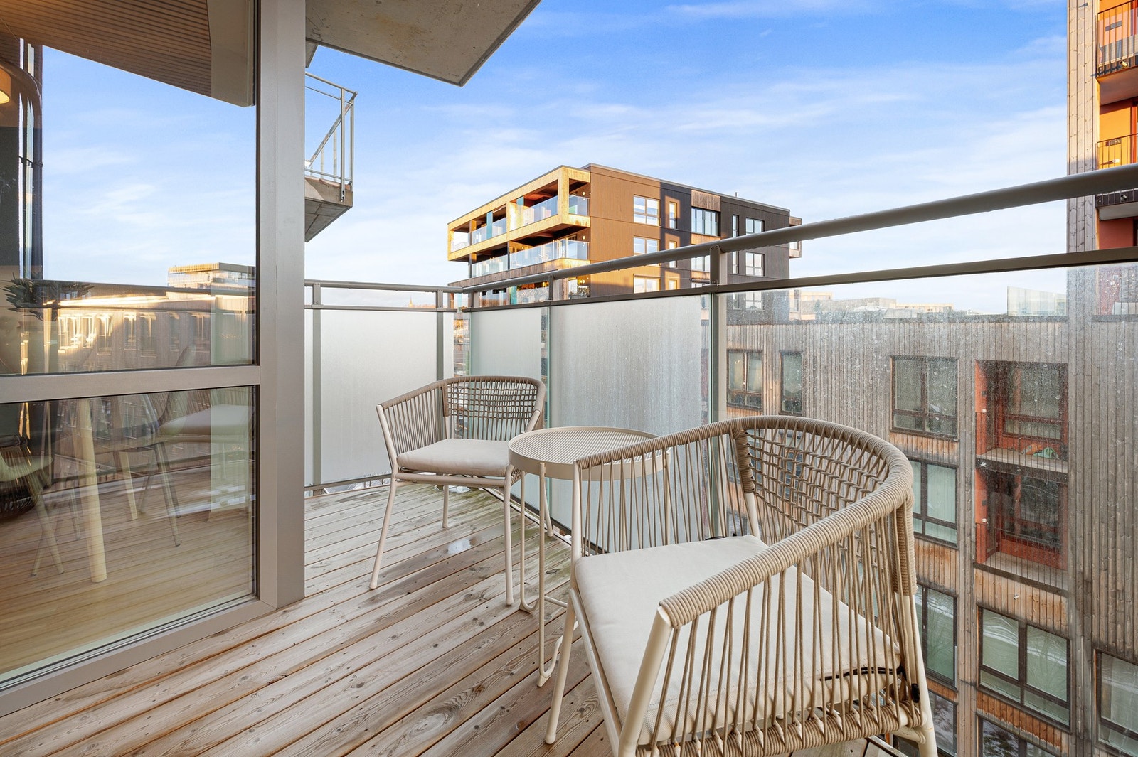 Leiligheten byr på en flott balkong med fine solforhold. Galleribilde