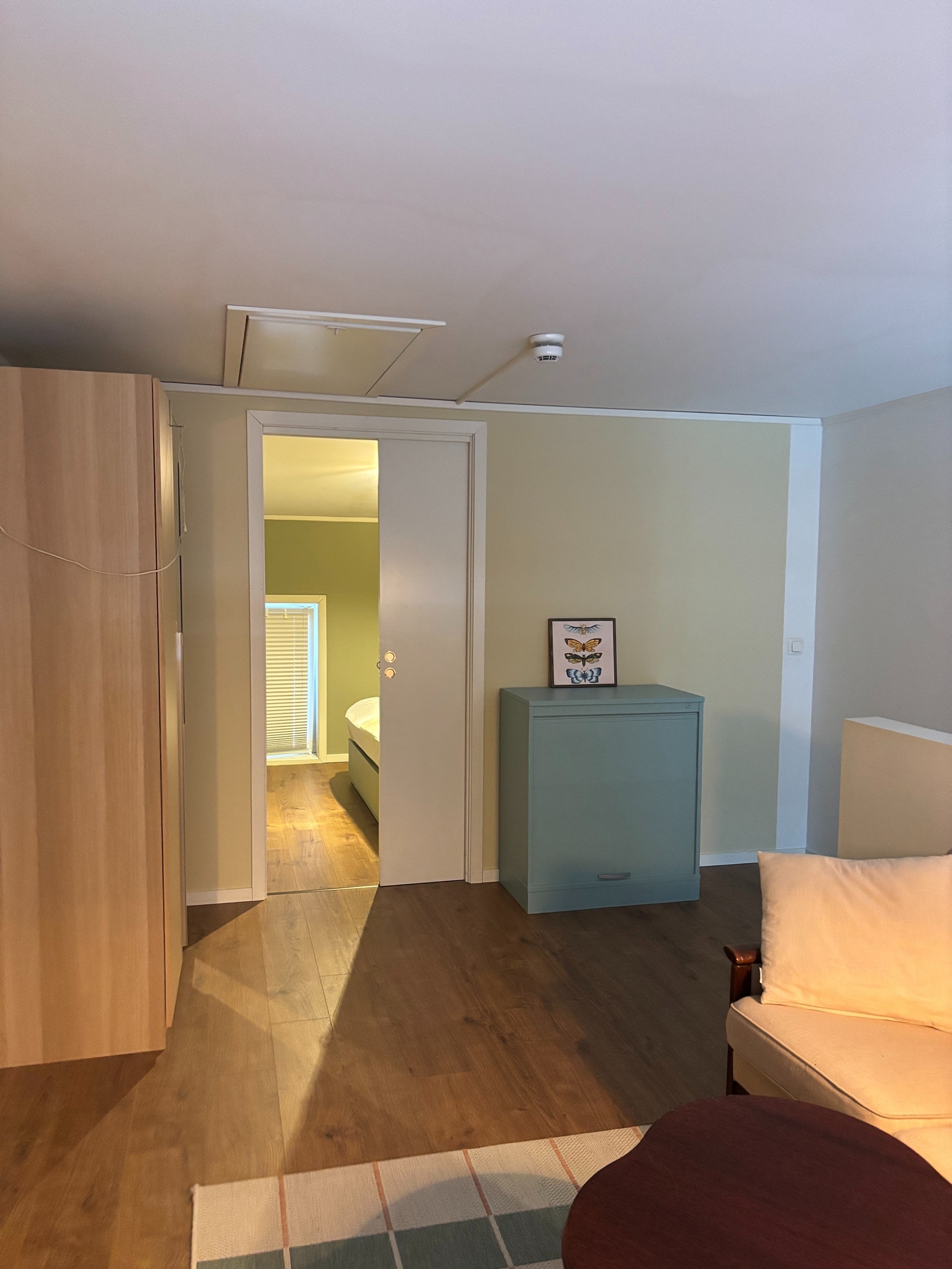 Blå kommode inkludert Galleribilde