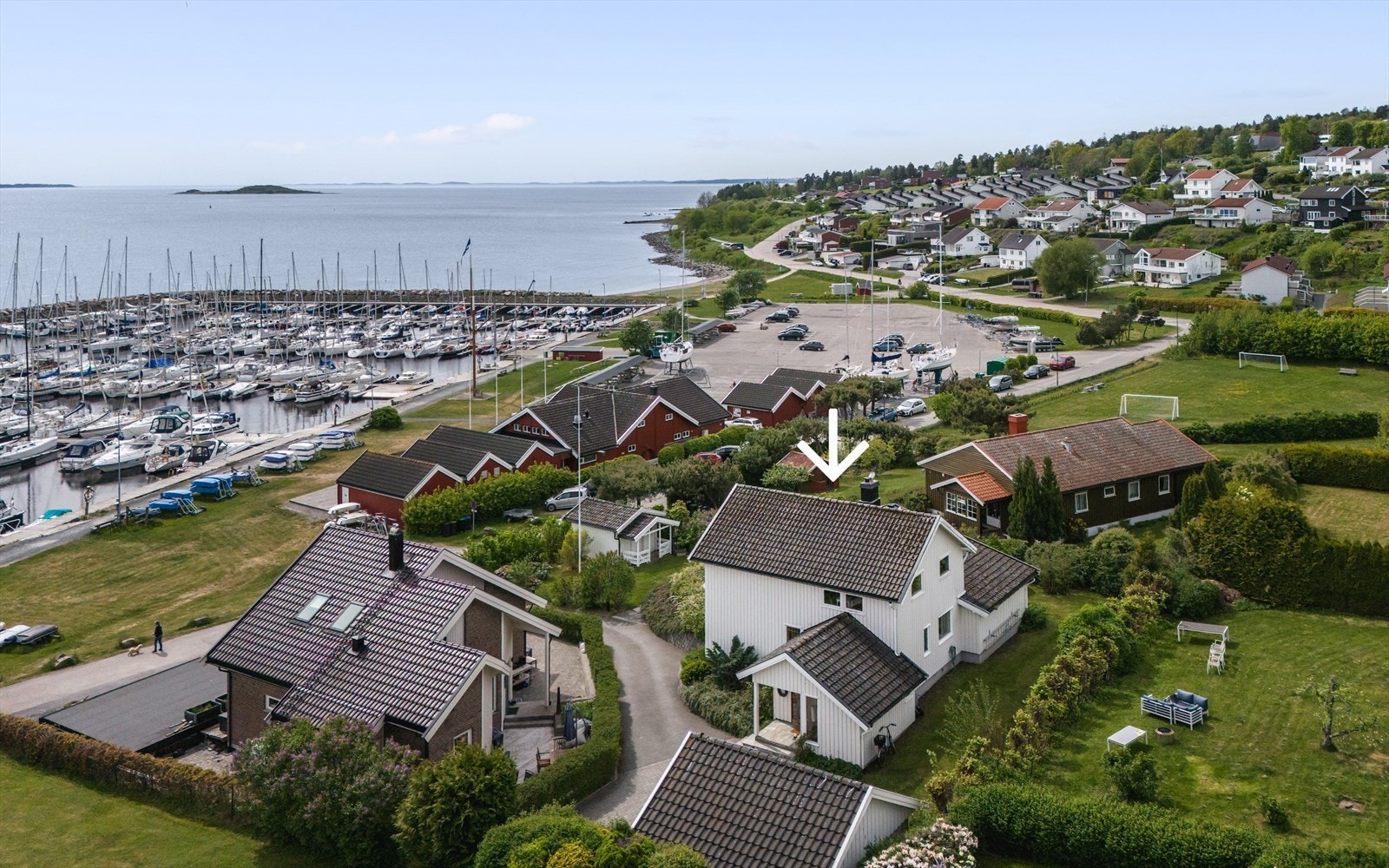 Velkommen til Strandpromenaden 18 formidlet av Nordvik v/Jeanette Hornsletten! Fotograf: Marie Waagan. Galleribilde