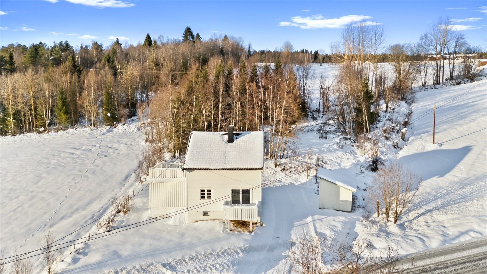 I 2013/2014 ble hoveddelen av huset etterisolert, samt fornyet med ny kledning. Galleribilde