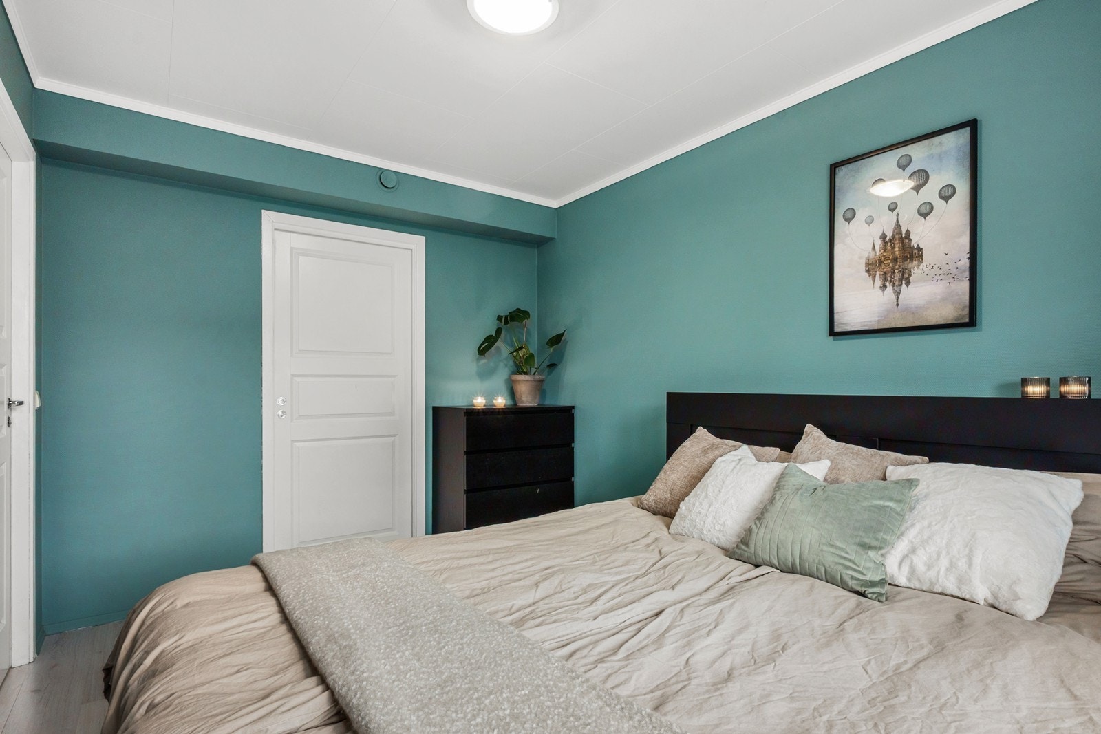 Hovedsoverommet er av god størrelse og har tilgang til innvendig bod. Galleribilde