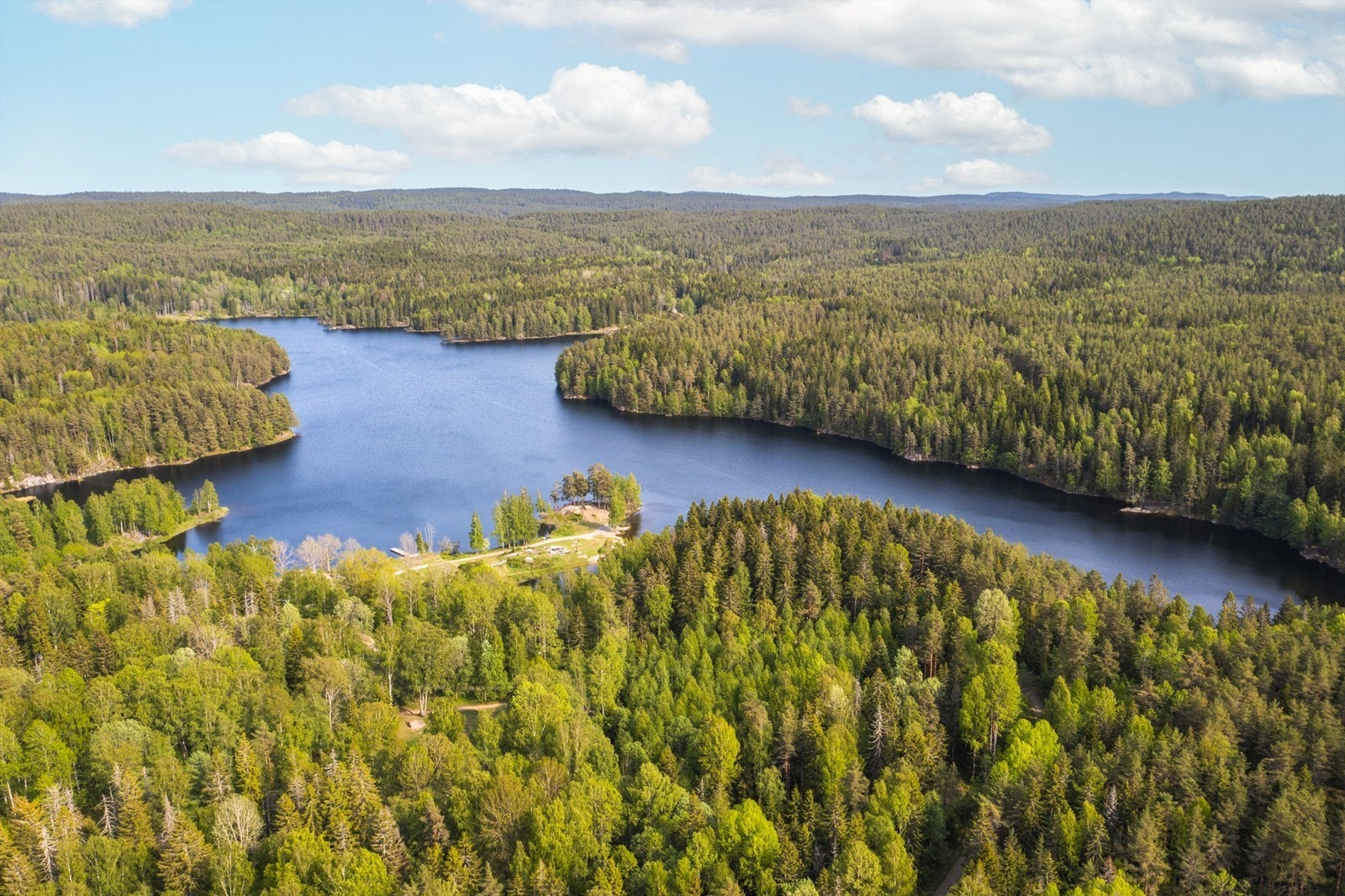 Dronebilde over idylliske Nøklevann Galleribilde