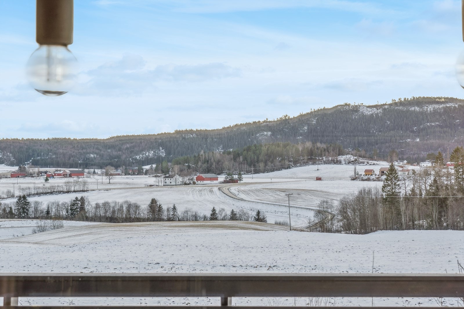 Fra stuevinduet nyter du denne flotte utsikten. Galleribilde