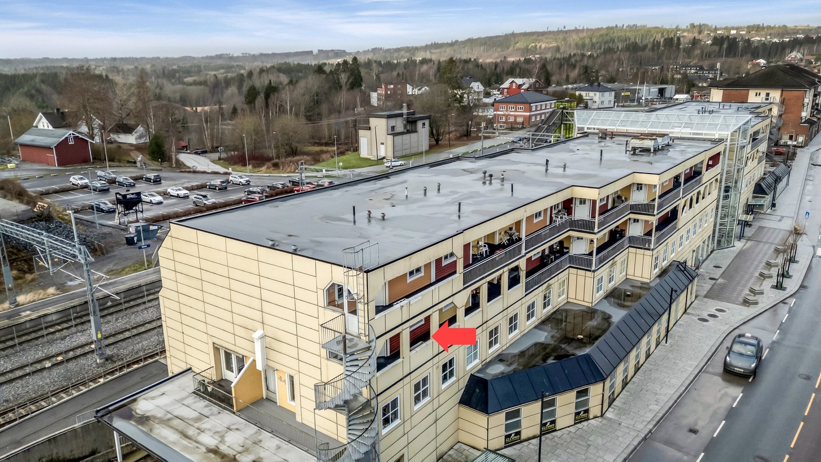 Det er rømningsvei via vindeltrapp like utenfor leiligheten. Galleribilde