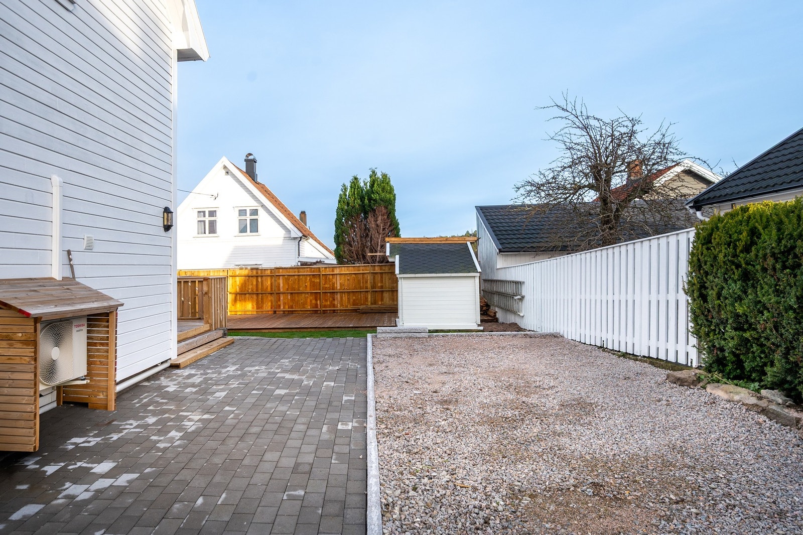 Biloppstillingsplass/gårdsplass Galleribilde