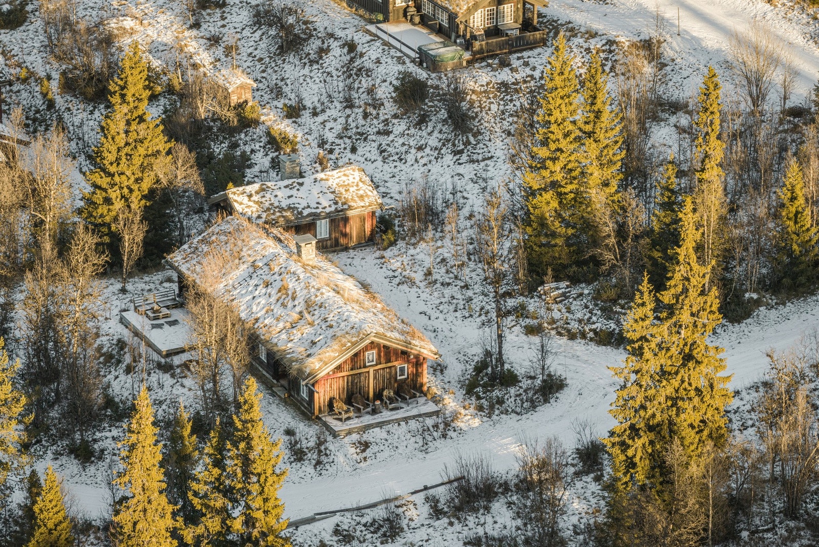 Idyllisk fritidshytte fra 2001 på Aurdalsåsen - et område som kombinerer ro, utsyn og enkel tilgang til fjellets opplevelser. Galleribilde