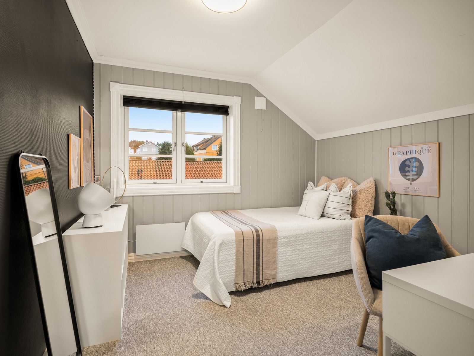 Alle soverommene ligger samlet, hvilket er en praktisk løsning for barnefamilier. Galleribilde